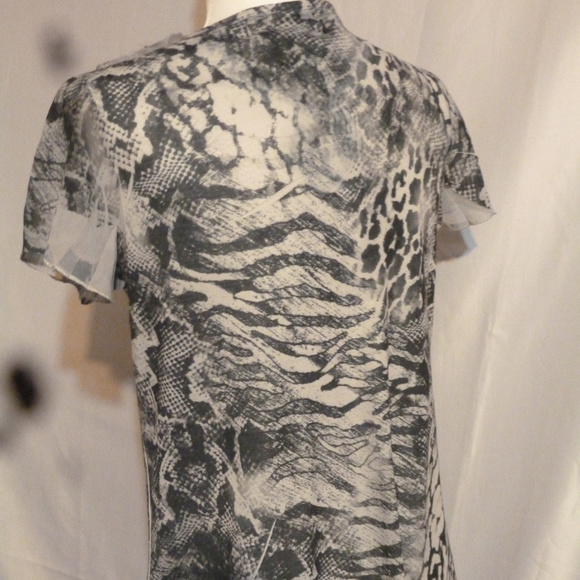 Holiday special - new B.L.E.U.short sleeve  snakeskin print tunic - Picture 2 of 5